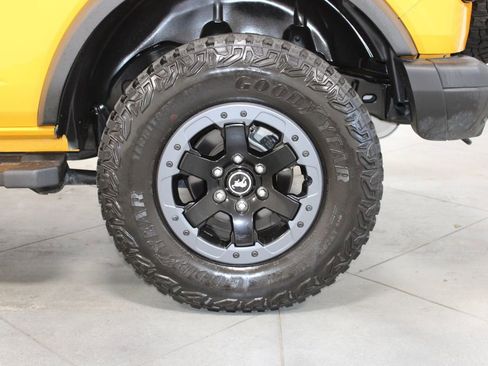 Used 2021 Ford Bronco Badlands image 19