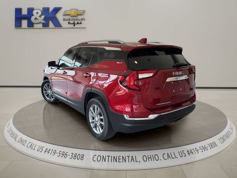 Used 2022 GMC Terrain SLT w/ Infotainment Package II AWD/4WD image 4