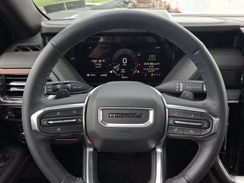 Used 2026 GMC Yukon Denali w/ Sun & Power Step Package AWD/4WD image 21