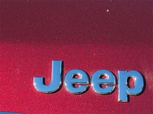 Used 2019 Jeep Cherokee Latitude Plus image 12