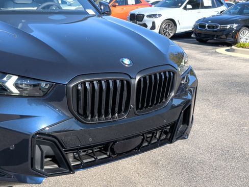 Used 2026 BMW X5 xDrive40i w/ M Sport Package AWD/4WD image 6