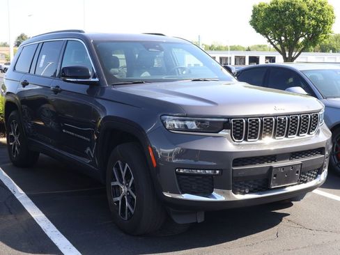 Used 2024 Jeep Grand Cherokee L Limited w/ Luxury Tech Group II AWD/4WD image 3