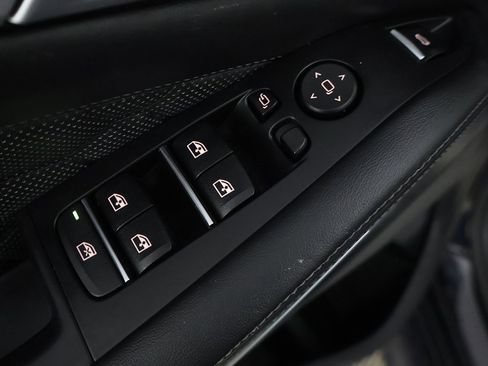 Used 2021 BMW X5 M w/ Executive Package image 41