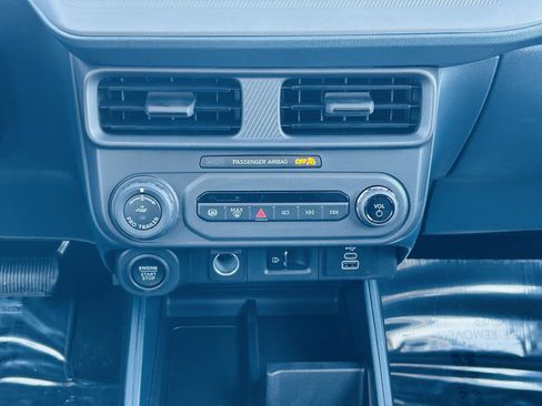 New 2026 Ford Maverick Lariat w/ Black Appearance Package image 28