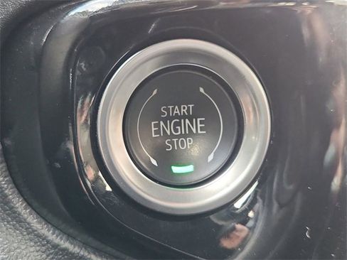 Used 2025 Chevrolet Silverado 1500 ZR2 w/ Technology Package image 17