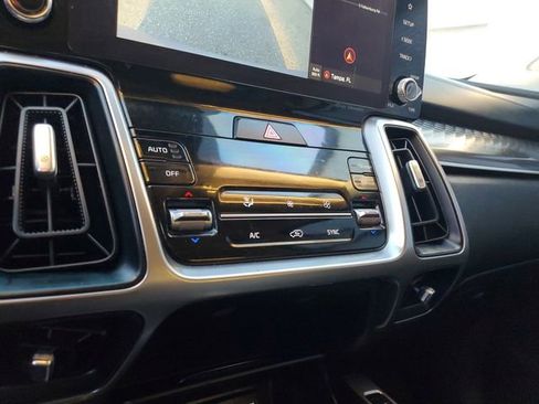 Used 2023 Kia Sorento S FWD image 22