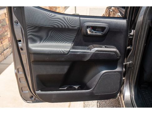 Used 2020 Toyota Tacoma 4x4 Double Cab image 18