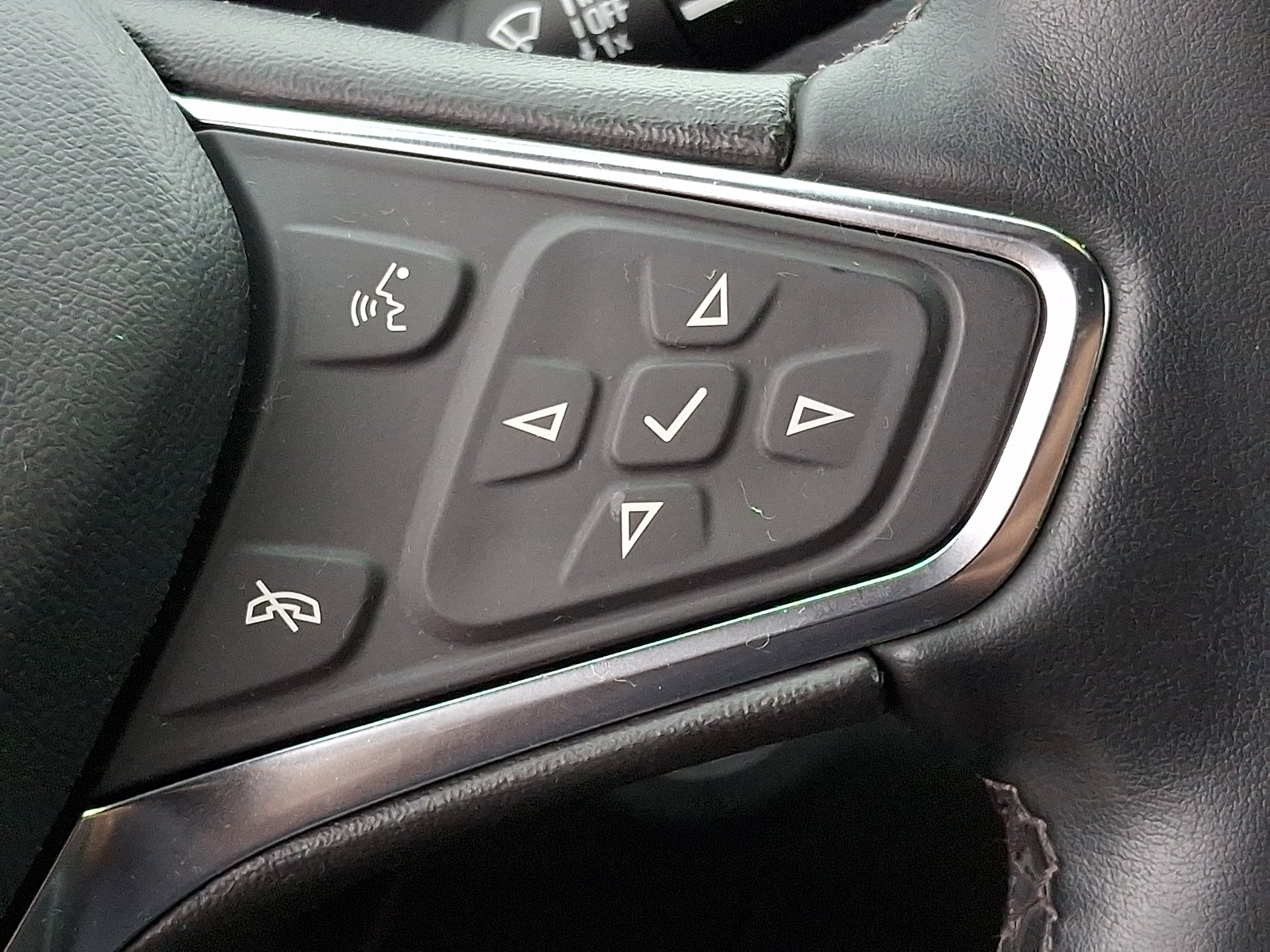 Certified 2024 Chevrolet Equinox LT FWD image 23