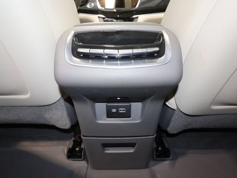 Used 2023 Cadillac XT6 Premium Luxury w/ Technology Package AWD/4WD image 32