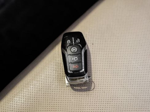 Used 2017 Lincoln MKX Reserve w/ Lincoln MKX Climate Package FWD image 56