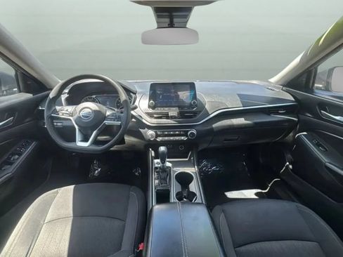 Used 2022 Nissan Altima 2.5 SV FWD image 9