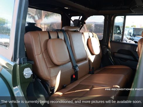 Used 2022 Jeep Wrangler Unlimited Sahara image 13