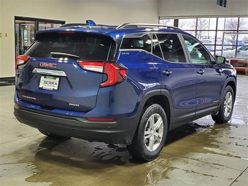 Certified 2023 GMC Terrain SLE w/ Driver Convenience Package image 4