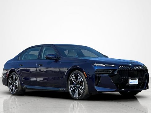 Used 2023 BMW 760i xDrive AWD/4WD image 7