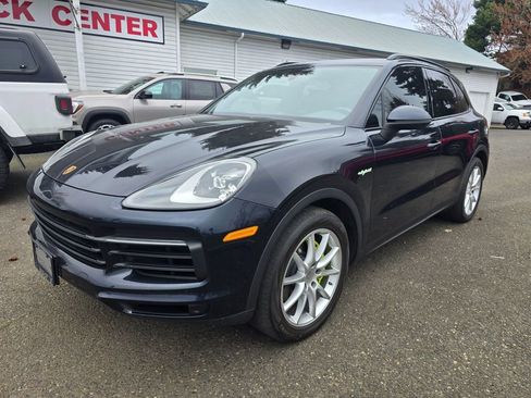 Used 2022 Porsche Cayenne E-Hybrid image 7