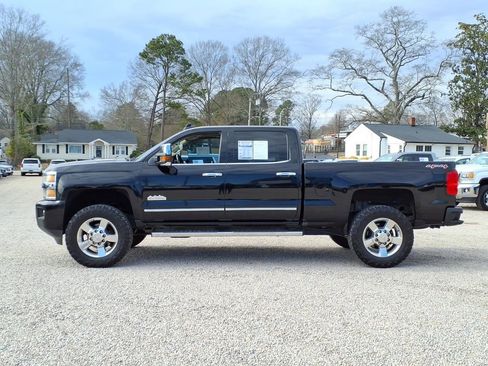 Used 2016 Chevrolet Silverado 2500 High Country w/ Duramax Plus Package image 4