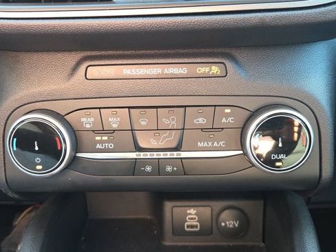 Certified 2025 Ford Escape Active image 33