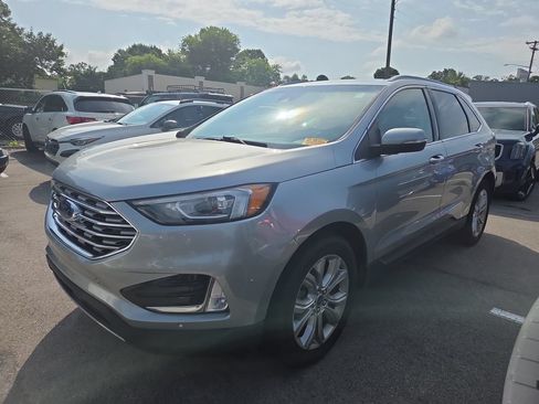 Used 2020 Ford Edge Titanium FWD image 8