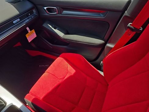 Used 2023 Honda Civic Type R image 15