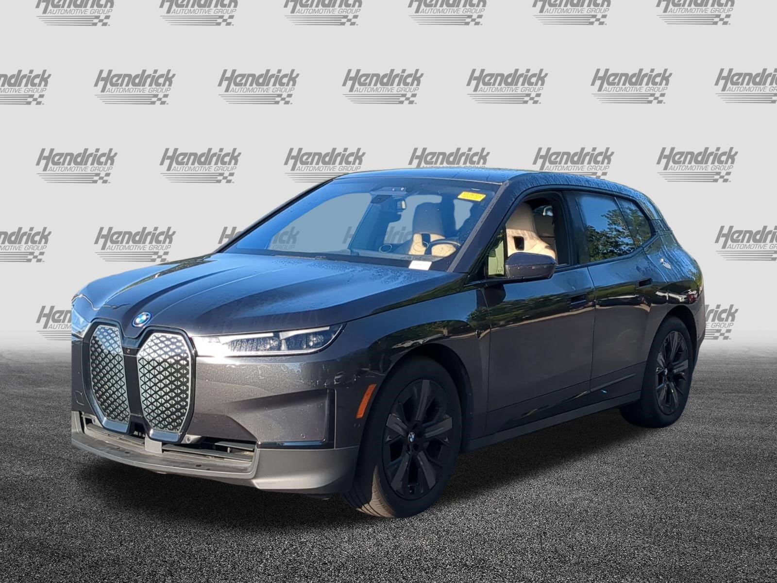 Certified 2025 BMW iX xDrive50 w/ Premium Package AWD/4WD image 5