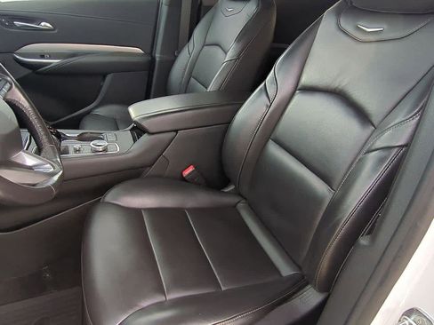 Used 2021 Cadillac XT4 Premium Luxury w/ Cold Weather Package image 16