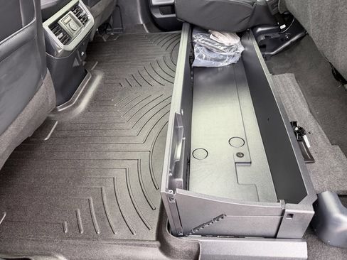 Used 2025 Ford F250 Platinum image 45