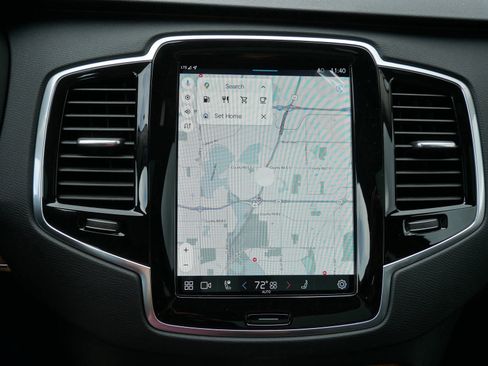 New 2025 Volvo XC90 B6 Plus w/ Protection Package Premier image 9