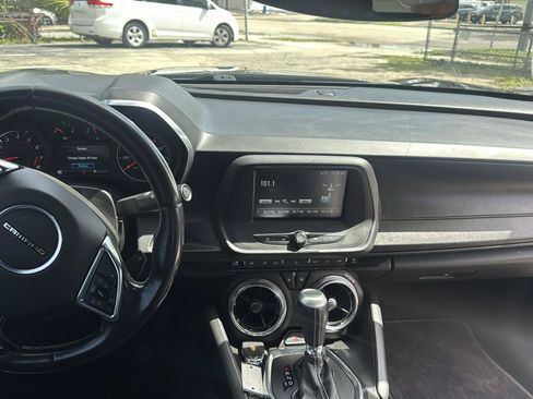 Used 2017 Chevrolet Camaro LT RWD image 7