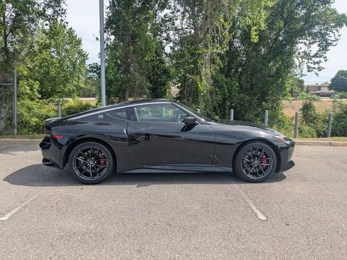 Used 2024 Nissan Z Performance w/ Floor Mat Package RWD image 2