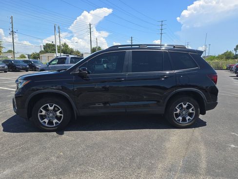 Certified 2023 Honda Passport TrailSport image 6