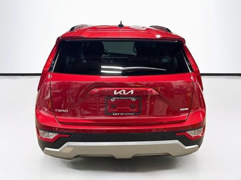 Used 2025 Kia Niro EX w/ EX Cold Weather Package FWD image 6