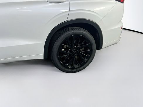 Used 2024 Mitsubishi Outlander SEL AWD/4WD image 30