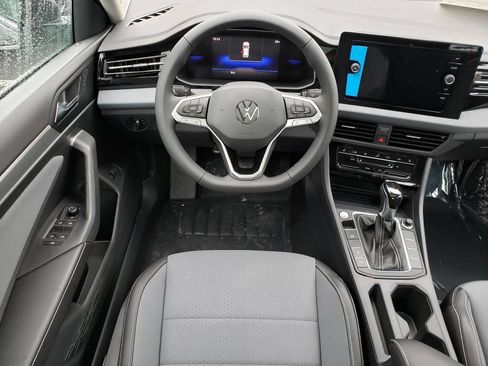 New 2026 Volkswagen Jetta SE FWD image 10