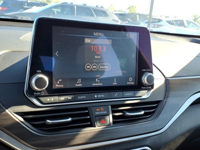 Used 2025 Nissan Altima 2.5 SV FWD image 11