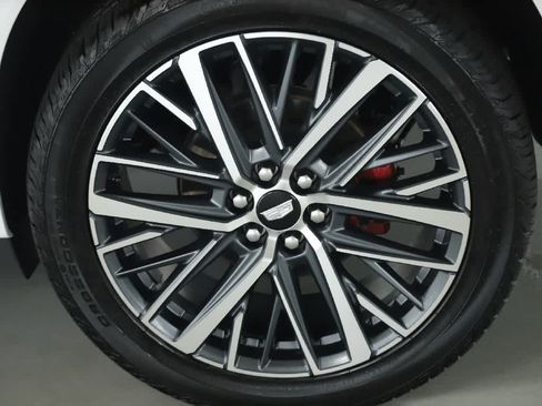 Used 2025 Cadillac XT6 Sport AWD/4WD image 41