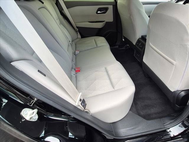 Certified 2024 Nissan Rogue SV FWD image 19