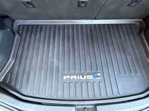 Used 2018 Toyota Prius C Two image 75