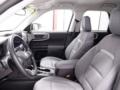 Used 2025 Ford Bronco Sport Badlands image 14