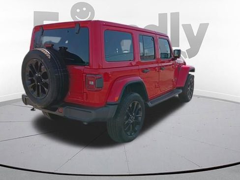 Used 2025 Jeep Wrangler Unlimited Sahara AWD/4WD image 5
