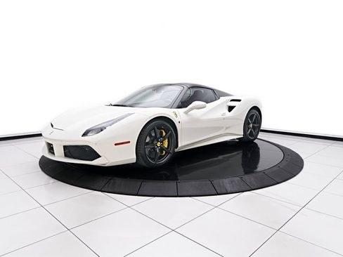 Used 2019 Ferrari 488 Spider RWD image 5