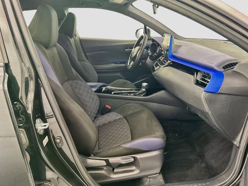Used 2020 Toyota C-HR XLE FWD image 18