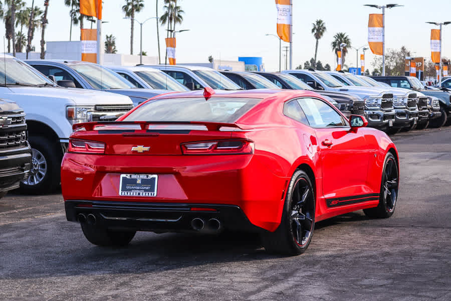 Used 2016 Chevrolet Camaro SS RWD image 4