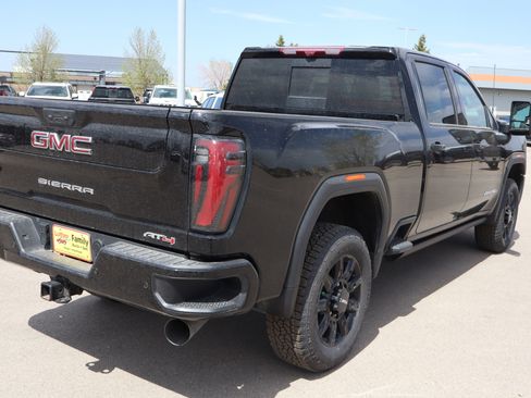 Used 2024 GMC Sierra 2500 AT4 w/ AT4 Premium Plus Package AWD/4WD image 6
