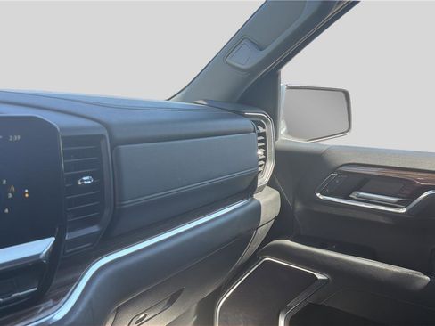 Used 2023 Chevrolet Silverado 1500 LT image 10