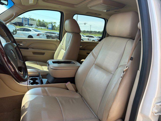 Used 2013 Cadillac Escalade ESV Luxury RWD image 13