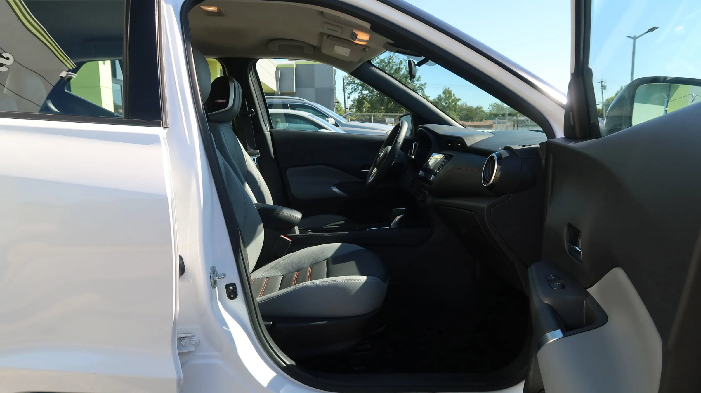Used 2021 Nissan Kicks SR w/ SR Premium Package FWD image 25