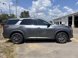Used 2022 Nissan Pathfinder S image 4
