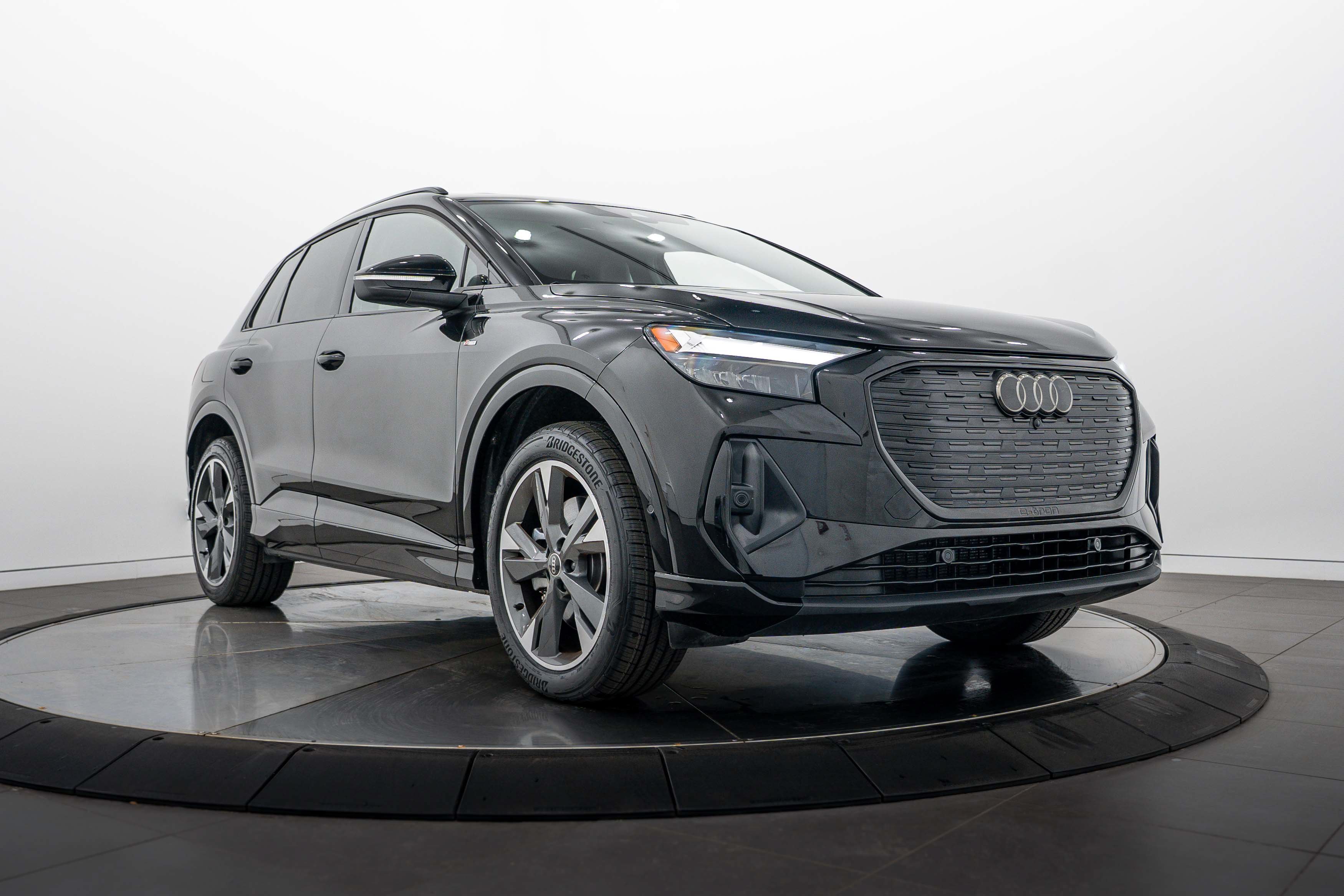 Certified 2023 Audi Q4 e-tron Premium Plus w/ Premium Plus AWD/4WD image 1