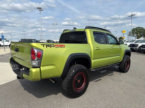 Used 2023 Toyota Tacoma TRD Off-Road w/ Advanced Technology Package AWD/4WD image 4