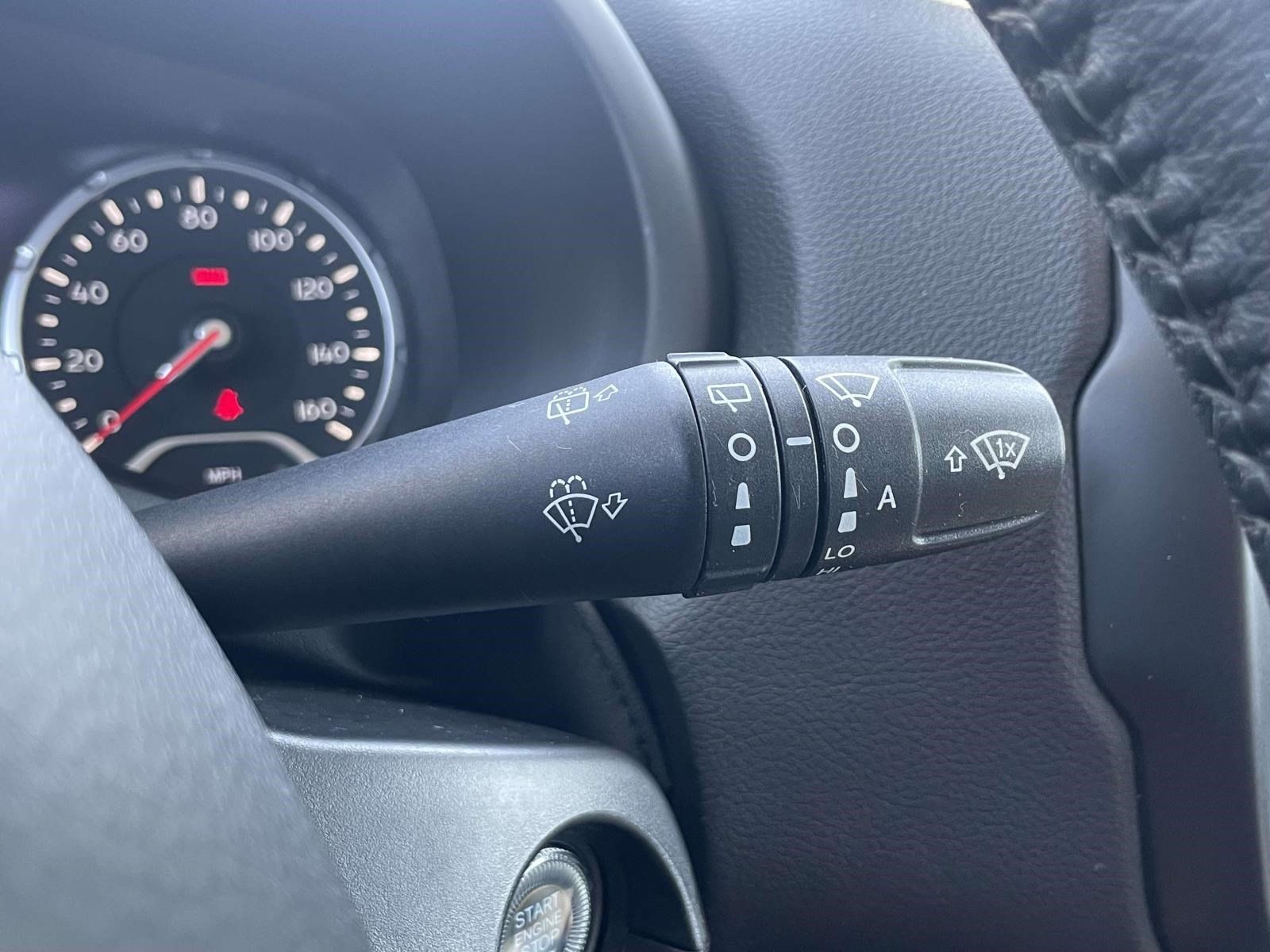 Used 2023 Jeep Renegade Limited AWD/4WD image 23